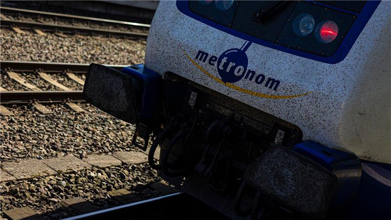 Auch Züge des Metronom sind wegen der Störung noch verspätet unterwegs. (Archivbild)