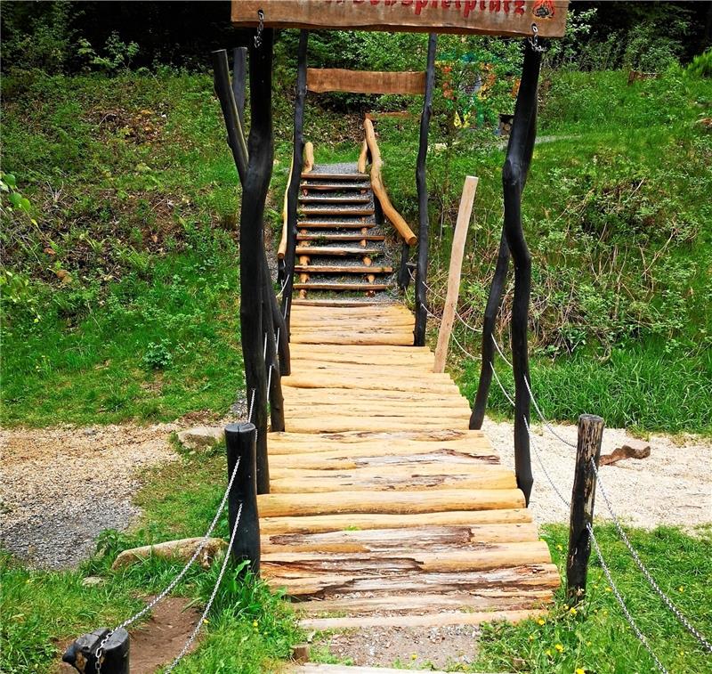 Robinsonspielplatz: Verein vermisst die Hilfe der Stadt Auch an der Brücke muss was gemacht werden. Foto: Privat
