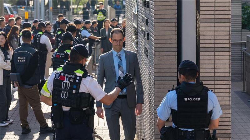 Auch ausländische Diplomaten kamen zur Verkündung des Urteils. 