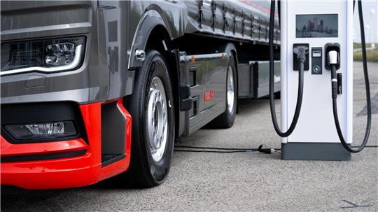 Auch bei Lkw spielt Elektromobilität künftig eine größere Rolle. (Symbolbild) 