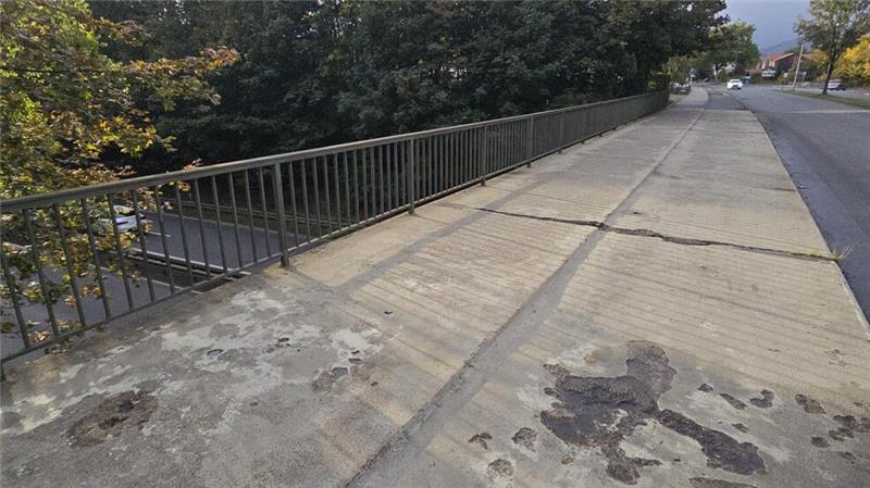 Auch im Landkreis Goslar müssen einige Brücken saniert werden Auch bei der Brücke in der Feldstraße in Goslar soll das Geländer noch in diesem Monat ausgetauscht werden.