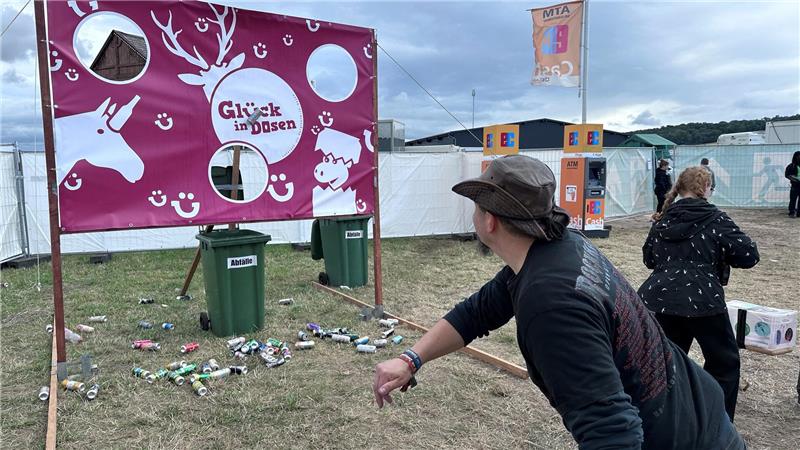 Der Durst der Rockharz-Fans kommt auch dem Oberharz zugute Auch das Pfanddosenwerfen auf dem Festival (hier ein Bild aus dem Jahr 2024) ist Teil der Sammelaktion.