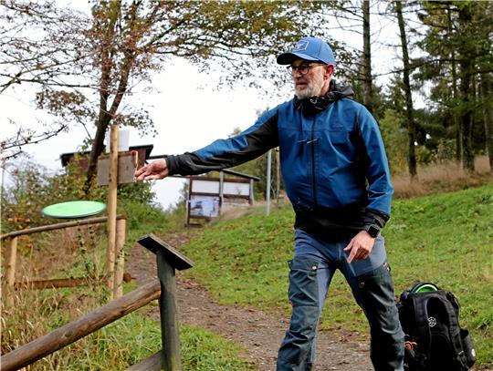 Auch der Altenauer Sascha Klein nimmt an dem Discgolf-Turnier teil. Foto: Neuendorf