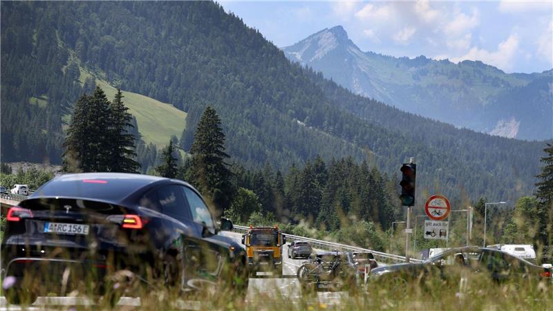 Auch der Fernpass ist eine vielbefahrene Ferien-Route.