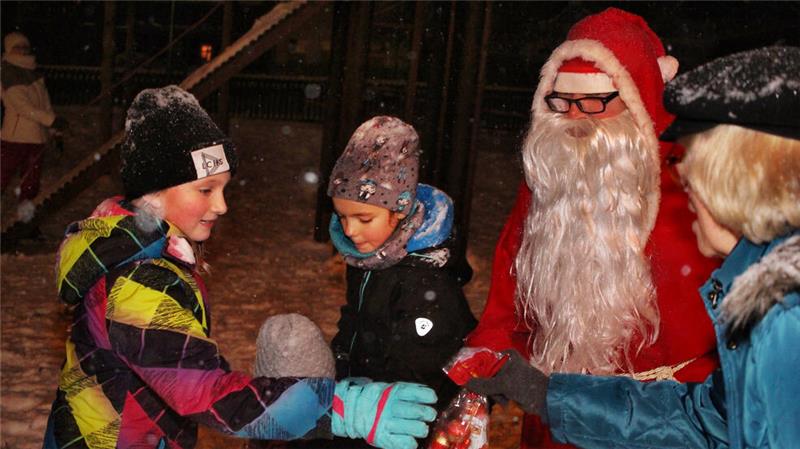 Wolfshäger Weihnachtsmarkt lockt am 2. Adventssonntag Auch der Weihnachtsmann wird am 2. Adventsonntag vorbeischauen.