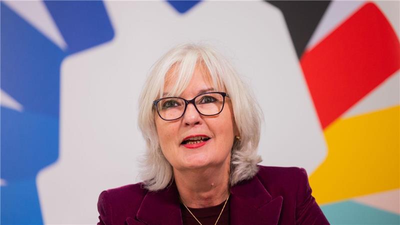 Auch der erste Kuss erfolgt später.