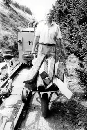 Dieser Bergmann gab dem Oberharzer Ottiliae-Schacht seinen Namen Auch der frühere RKS-Direktor und Vorsitzende des Oberharzer Geschichts- und Museumsvereins, Helmut Radday, hilft beim Bau der Tagesförderbahn zum Ottiliae-Schacht.