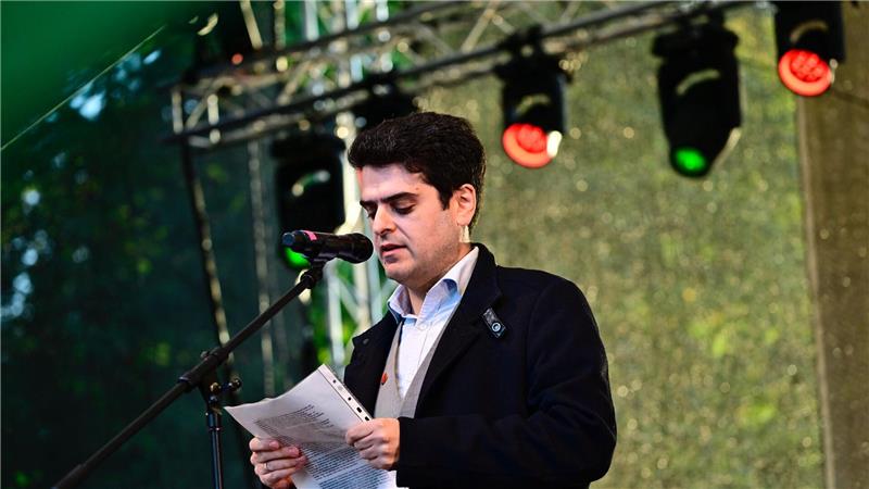 Rekordzahl gegen Gaza-Krieg auf der Straße Auch der jüdische Musiker Michael Barenboim wirft der israelischen Regierung einen Genozid vor.