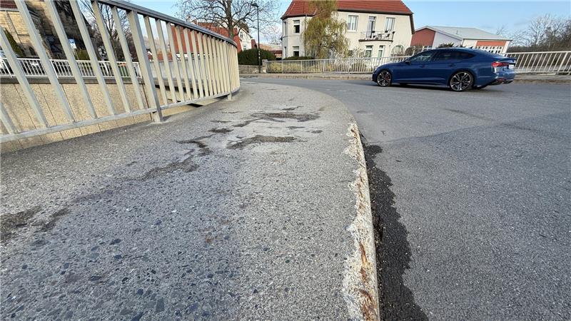 Auch die Gehwege sind marode und werden erneuert.