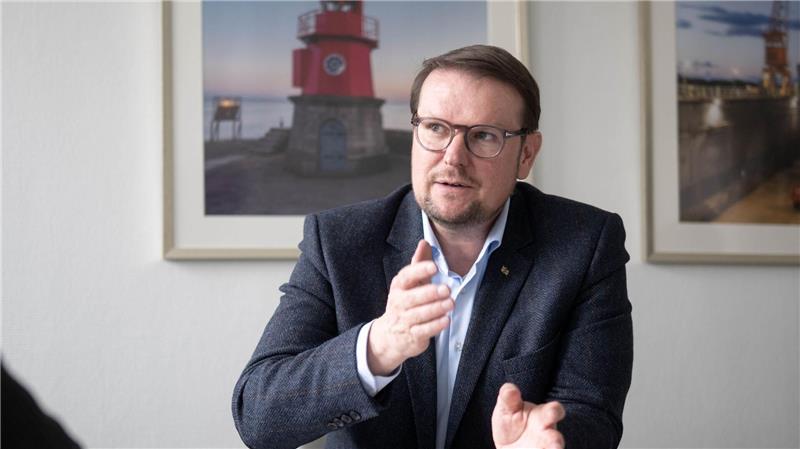 Auch die Ökologie der Ems müsse verbessert werden, sagt Oberbürgermeister Tim Kruithoff.