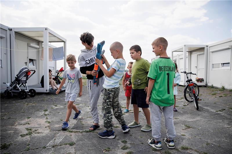 Behörden fürchten eine neue Asylkrise Auch die Unterkünfte auf dem Tempelhofer Feld standen lange leer. Nun leben dort wieder Familien. Foto: Getty Images/afp