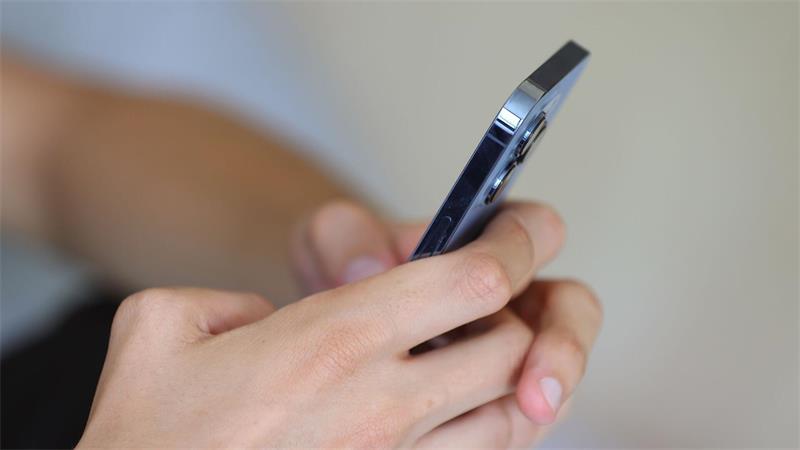 Gewalt an Schulen – Ministerin nimmt Eltern mit in Pflicht Auch digitale Formen der Gewalt sollen künftig an den Schulen klar benannt werden. (Symbolbild)