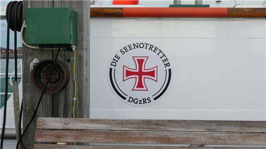 Auch ein Seenotrettungskreuzer wurde alarmiert. (Symbolbild)