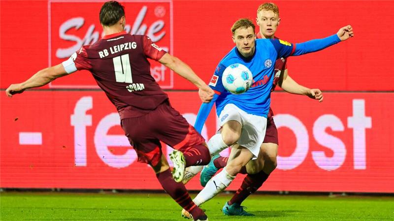 Leipzig stoppt Talfahrt auch in der Liga Auch eine Leistungssteigerung in Halbzeit zwei reichte Finn Porath und Holstein Kiel nicht.