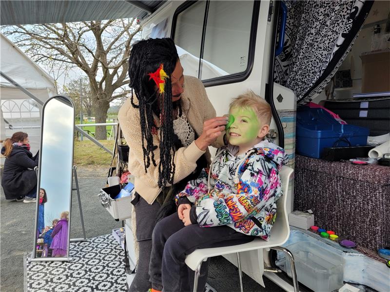 Wie Bad Harzburg Walpurgis feiert Auch einen Kinderschminkstand wird es heute im Sportpark wieder geben. Er gehört schon traditionell zu einer zünftigen Walpurgisfeier. Archivfoto: Exner