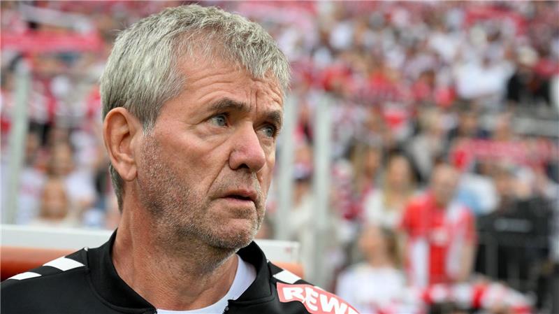 Funkel führt 1. FC Köln als Zweitligameister zum Aufstieg Auch für Friedhelm Funkel war es der siebte Bundesliga-Aufstieg