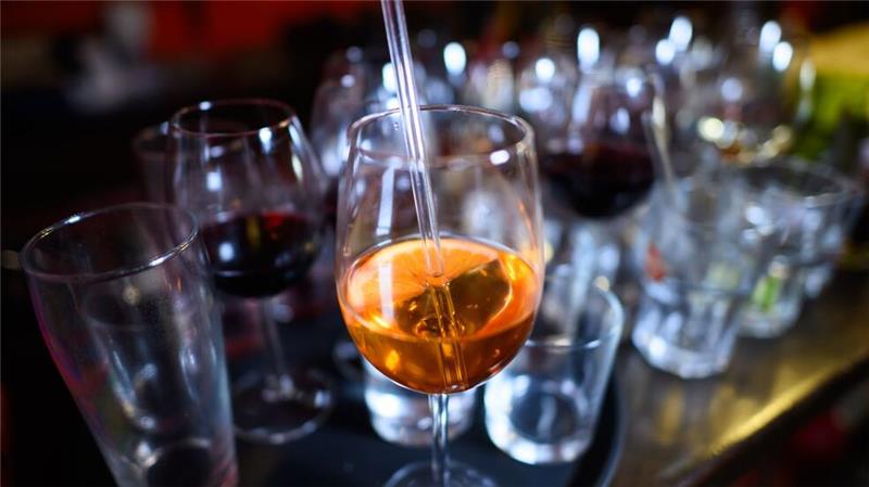 Auch in Deutschland verzichten mittlerweile viele Menschen im Januar auf Alkohol. 