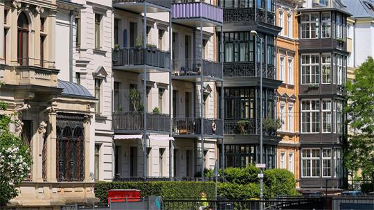 Auch in Deutschland werden viele Wohnung über Plattformen wie etwa Airbnb kurzzeitig vermietet. (Symbolbild)