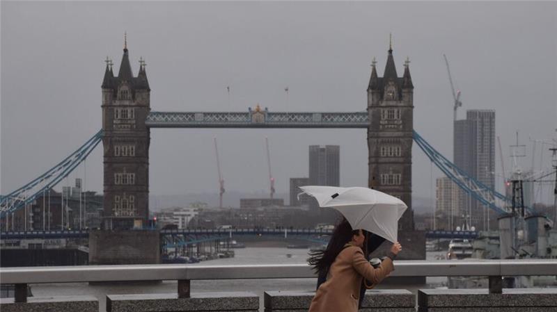Ein Toter bei Sturm in England - Viele Haushalte ohne Strom Auch in London gab es starken Wind sowie Regen.