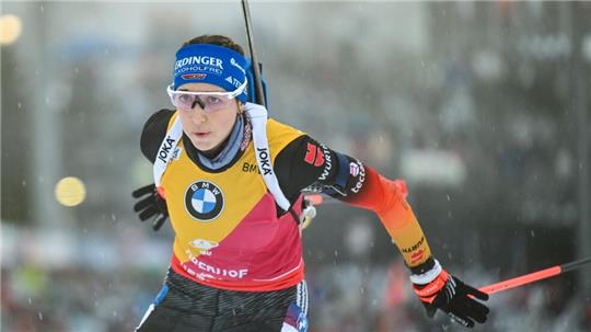 Auch in Ruhpolding tritt Franziska Preuß im Gelben Trikot an.