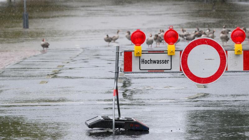 Teile Tschechiens, Polens und Österreichs sind unter Wasser Auch in Teilen Sachsens steigen die Pegelstände - so auch in Schöna.
