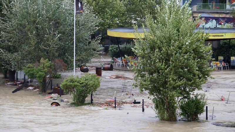 Teile Tschechiens, Polens und Österreichs sind unter Wasser Auch in Wien sind manche Wege überflutet.