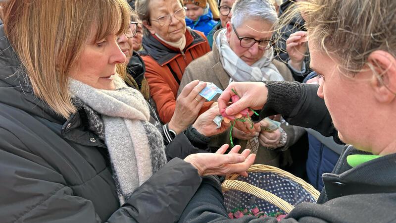 Auch in diesem Jahr dürfte der Run auf das kleine Glück wieder groß sein. Davon profitieren letzten Endes die Empfänger des Erlöses.