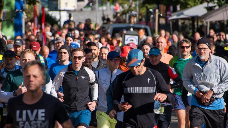 Harzer-Rennspektakel: Alles zum Zehn-Teiche-Marathon in Hahnenklee Auch in diesem Jahr gehen beim Zehn-Teiche-Marathon in Hahnenklee wieder mehr als 400 Läuferinnen und Läufer an den Start. Foto: Frank Drechsler