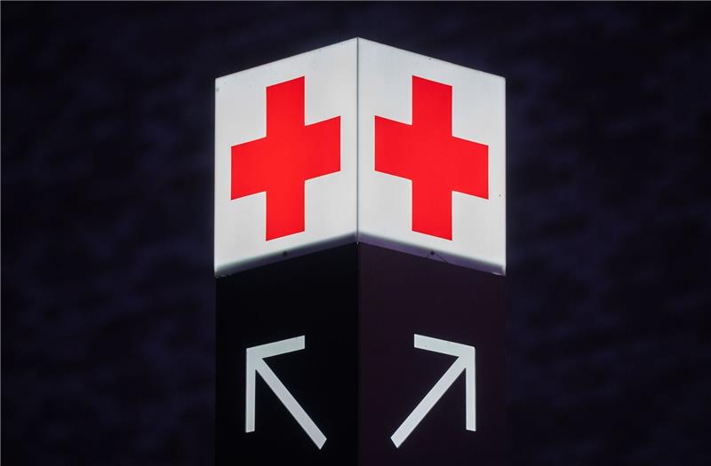 13-Jähriger nach Stromschlag weiter in Lebensgefahr Auch mehrere Tage nach dem 15.000 Volt starken Stromschlag kämpft der 13 Jahre alte Junge in Niedersachsen weiter um sein Leben.