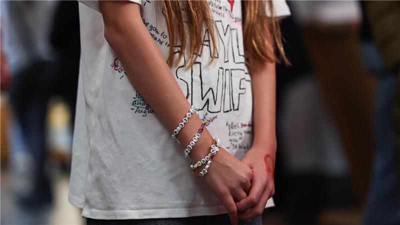 Auch viele junge Fans sind ins Museum gekommen, um das Werk Heysers zu sehen.