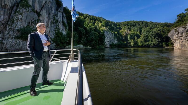 Söder: Bund versagt komplett bei Bayerns Hochwasserhilfe Auch wenn die Donau nun wieder ruhig daher plätschert, entlang des Flusses sorgt Hochwasser immer wieder für Probleme.