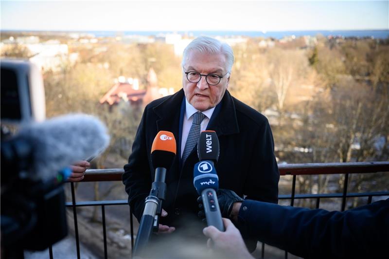 So lief Steinmeiers zweite Amtszeit bisher Auch wenn er den Angriffskrieg Russlands von Anfang an verurteilte, geriet er schnell selbst in die Kritik: Frank-Walter Steinmeier.