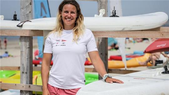 Auf Baltrum hat Leonie Meyer mit sechs Jahren Windsurfen gelernt. 
