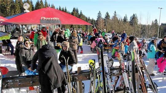 Auf Sonne und kalte Temperaturen hoffen die Braunlager in den nächsten Tagen, damit am Hexenritt zum Ski-Opening am Sonntag viele zufriedene Skifahrer einkehren.