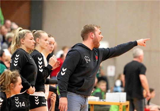 Auf Trainer Fabian Matthes und die Handballerinnen der HSG Liebenburg-Salzgitter wartet ein nervenaufreibendes Saisonfinale. Foto: GZ-Archiv