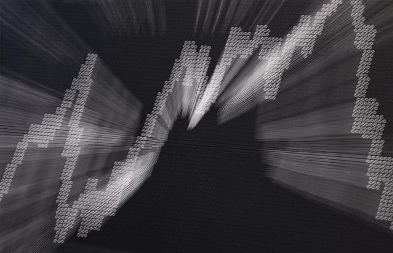 Anleger suchen sichere Investments - Junge setzen auf Aktien Auf das Jahr gerechnet büßte der Dax 2022 12,3 Prozent ein und verbuchte so das schlechteste Börsenjahr seit vier Jahren.