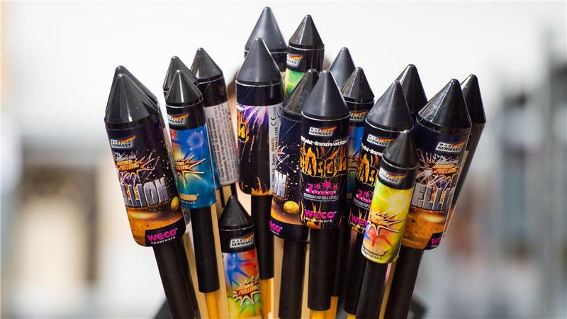 Auf das klassische Silvesterfeuerwerk verzichten die meisten Deutschen laut einer Umfrage. (Symbolbild)