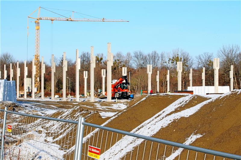 Mit der Kamera unterwegs zu Goslars Großbaustellen Auf dem Areal im Gewerbegebiet Gutenbergstraße klotzen Menschen und Maschinen für den neuen Marktkauf ran. Ende des Jahres soll er fertig sein. Für den alten Marktkauf in der Baßgeige-West läuft der Mietvertrag allerdings früher aus.