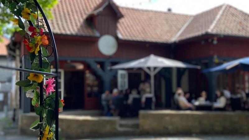 Genießen auf dem Goslarer Brauhof Auf dem Brauhof ist das neue Café „La Veranda“ zu Hause.