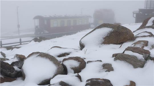 Auf dem Brocken in Harz ist es noch einmal winterlich. (Archivbild)