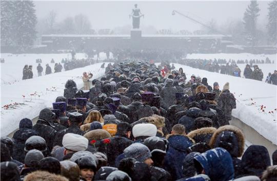Auf dem Friedhof Piskarjowskoje in St.Petersburg sind Tote der Leningrader Blockade in Massengräbern beerdigt.