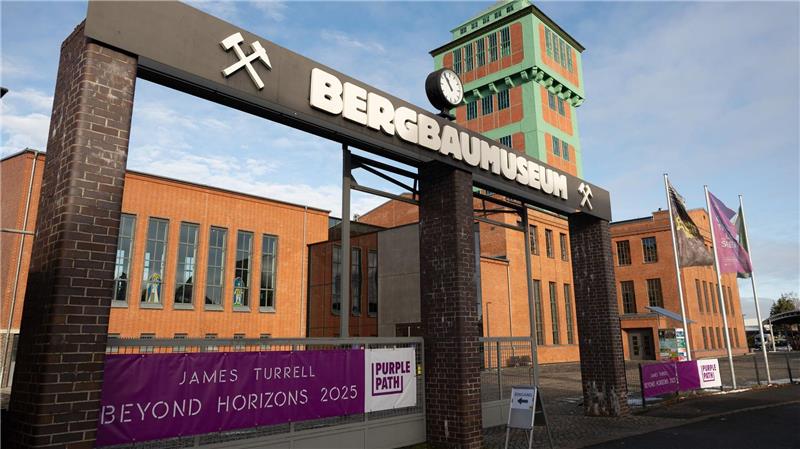 Kulturhauptstadt ade - Was bleibt von Chemnitz 2025? Auf dem Gelände des Bergbaumuseums „Kohlewelt“ hat der US-Künstlers James Turrell sein neues Lichtkunstwerk „Beyond Horizons“ geschaffen.