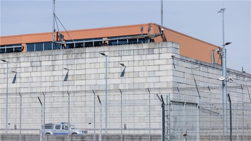 Atommülltransporte: BUND scheitert vor Gericht Auf dem Gelände des Forschungszentrums Jülich lagern die Castorbehälter bislang.