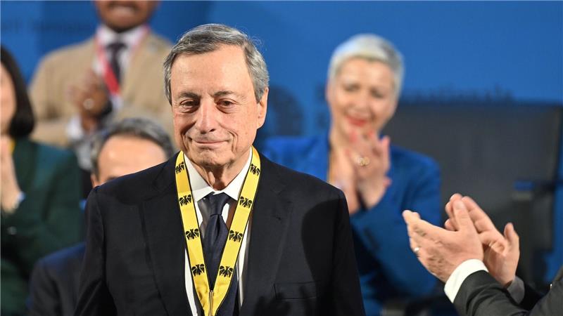 Merz: Europa muss „eine Macht werden“ Auf dem Höhepunkt der Euro-Krise war Mario Draghi Präsident der Europäischen Zentralbank (EZB).