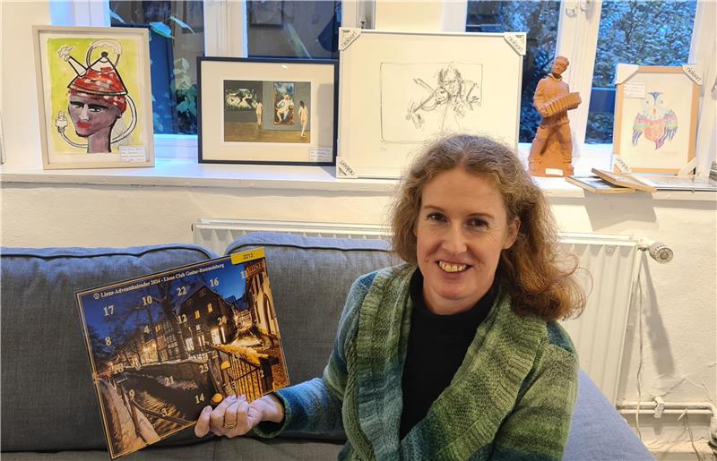 Goslarer Galerie öffnet für letzte Verkäufe an Adventssamstagen Auf dem Lions-Adventskalender kommt die Stubengalerie mit ihrem Ecklädchen noch einmal wunderbar zur Geltung. Eine schöne Überraschung für Galeristin Antje Stoetzel-Tiedt, die jetzt noch einmal die Tür öffnet und die letzten 1000 Kunstwerke zum Verkauf anbietet.