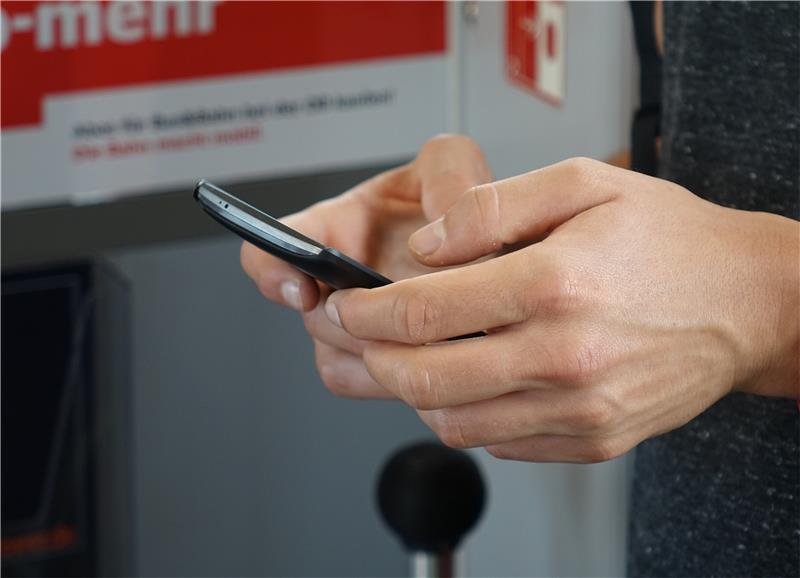 Kinderporno: Bad Harzburger (41) „Boy-Liebhaber“ verurteilt Auf dem Smartphone eines 41-jährigen Bad Harzburgers haben Ermittler eine Bilddatei gefunden, die dieser per Whatsapp erhalten hat und die jetzt vor Gericht als kinderpornografischer Inhalt eingestuft wurde. Symbolfoto: Pixabay