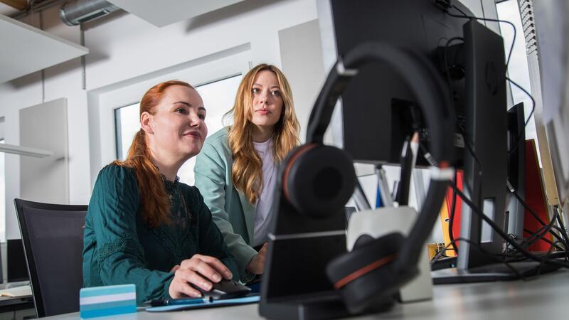 Berufseinstieg: Mit diesen Tipps klappt’s Auf dem Weg in den ersten Job müssen einige Hürden genommen werden - kein Problem mit etwas Know-how.