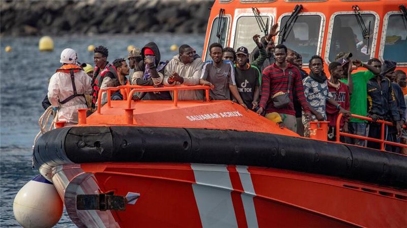 So viele Migranten auf den Kanaren angekommen wie noch nie Auf dem Weg in die erhoffte bessere Zukunft verlieren immer wieder Migranten ihr Leben im Meer. (Archivbild)
