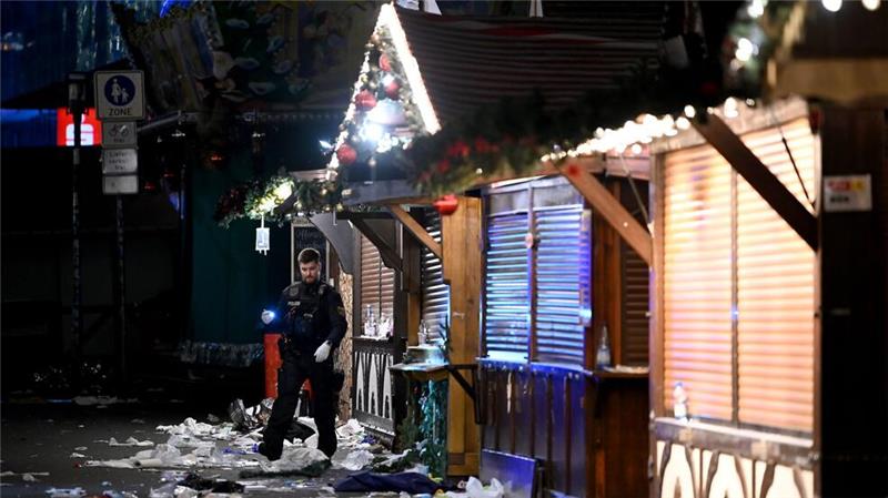 „Katastrophe“ - Tote und Verletzte bei Anschlag in Magdeburg Auf dem Weihnachtsmarkt in Magdeburg ist ein Autofahrer in eine Menschengruppe gefahren.