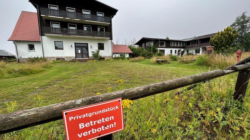 Auf dem ehemaligen Gelände des Schullandheims in Königskrug ist der Bau eines Feriendorfs geplant.